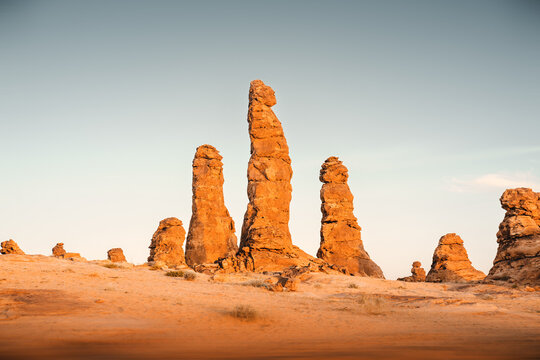 Schluchten, Klippen, Felsen, Felsformationen im W&uuml;stenland AlUla Medina Saudi-Arabien 