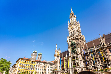 Obraz premium Panoramic view of Marienplatz town hall of Marien Square in Munich, Bavaria, Germany.