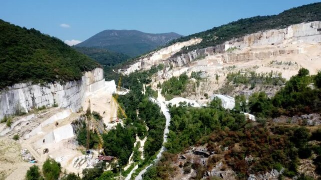 CAVE DI BOTTICINO