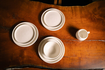 Vajilla plato de color arena de material de cerámica