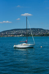 Żaglówka na jeziorze Zuryskim © KarmelPL