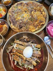 육전과 비빔냉면