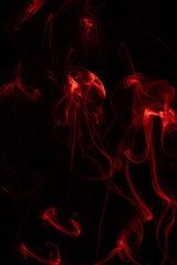 Fondo humeante con tono rojo y fondo negro