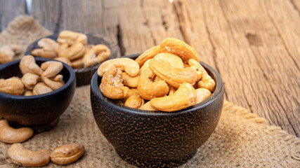 bowl of cashew nuts