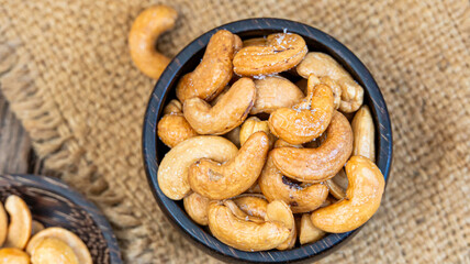 bowl of cashew nuts
