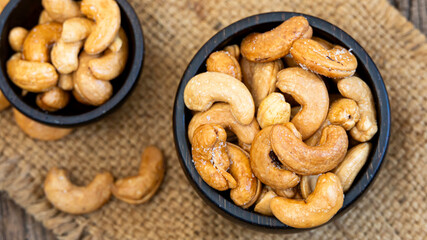 bowl of cashew nuts