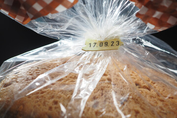  expiry date on a bread packet 