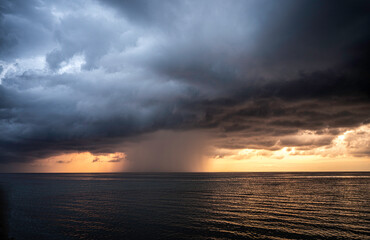 Griechenland Zakynthos Tornado Sturm Unwetter vor einem Sonnenaufgang