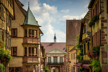 Naklejka premium Street view on the beautiful village of Riquewihr in Alsace