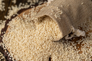 white sesame seeds for use in cooking