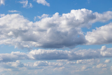 Obraz premium White clouds and blue sky