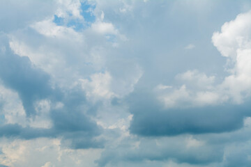 Obraz premium Sky and clouds in the rainy season, natural changes in weather, beauty of the sky