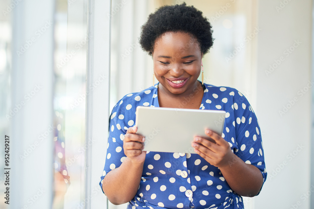 Aufkleber tablet, smiling and business with black woman for social media, research and online in office for in