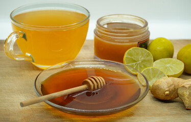 Honey Tea Lemon Receipt with Ginger Hot lemon with Honey and Green Tea Cold honey tea Drink Tea Pot