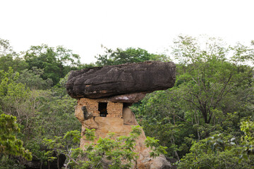 Phu Phrabat Historical Park It represents human civilization. and changes in topographic conditions which has a sandstone structure that has been eroded to form small and large rocks of various shapes