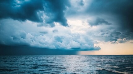 Obraz premium Overcast sky with dark clouds threatening rain gloomy weather