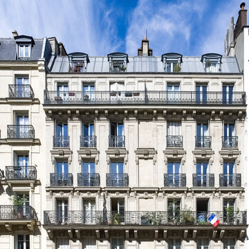 Paris, parisian buildings in the 5e arrondissement, rue du Cardinal Lemoine