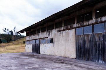 Fototapeta premium old abandoned farm house in the mountains