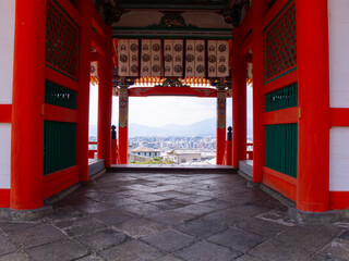 清水寺の西門から見える京都市内の景色