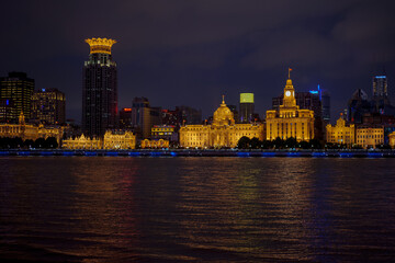 Obraz premium Exotic building clusters in the Bund of Shanghai at night