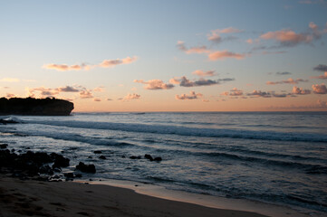 Fototapeta premium Sunrise in Poipu, Kauai, Hawaii, Looking out over the Pacific Ocean