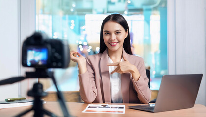 Live streaming in front of the camera to sell products online is a business that is gaining popularity these days.