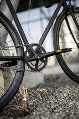 Photo of a city bike in a parking lot
