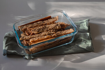 Crackers with sesam