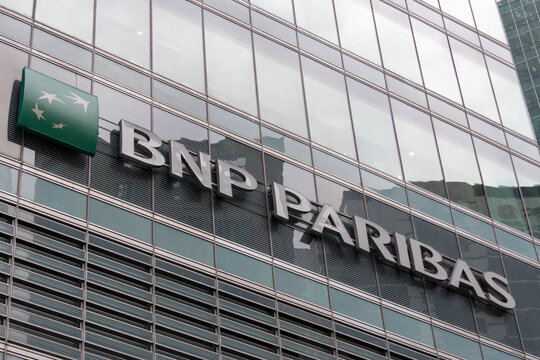 Company signboard BNP Paribas.