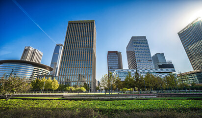 Obraz premium Modern City Skyline on a Bright Day