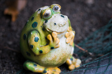 Green little frog garden figure decorative