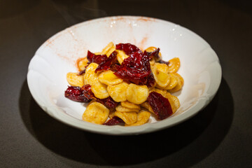 Piatti della tradizione Lucana con i peperoni cruschi. Cucina italiana lunga tradizione.