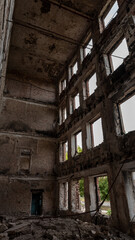Fototapeta premium destroyed building in a city lost during the war with Ukraine