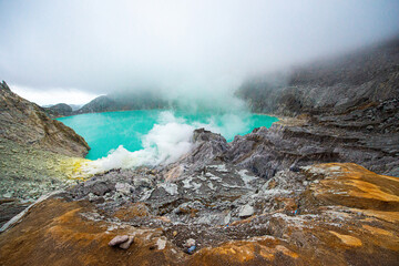 vulkan kawah ijen iauf der insel java