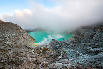 vulkan kawah ijen iauf der insel java