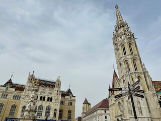 Fototapeta premium Turm der Matthias Kirche in Budapest.