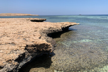 sea and rocks