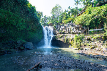 tegenungan wasserfall © barabasone