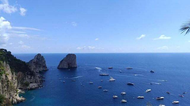 Formations rocheuses sur l'ile de Capri