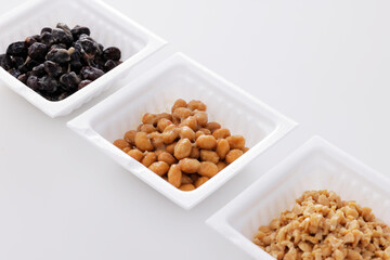 ひきわり納豆と黒豆納豆と納豆