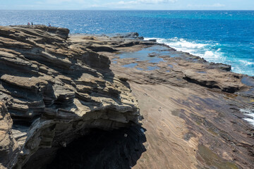 scenes at the coast of oahu hawaii on a sunny day
