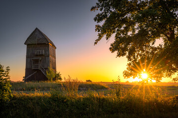 Stary młyn wiatrowy "Koźlak" © Mazelowy