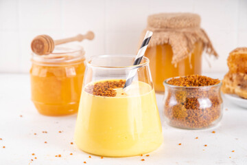 Bee pollen shake or smoothie drink