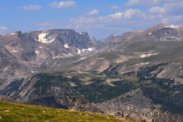 Naklejka premium spectacular mountain views on a sunny summer day near beartooth pass along the beartooth highway, a national scenic byway, wyoming