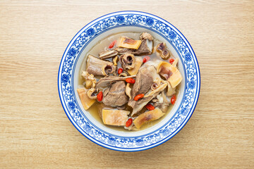 Guangdong traditional soup-Cuttlefish and pork bone soup