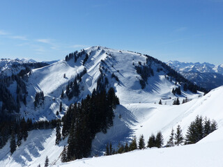 Obraz premium Mountain hiking Setzberg mountain, Bavaria, Germany