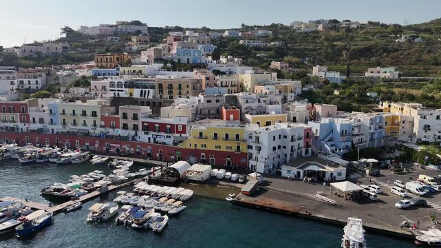 Il porto dell'Isola di Ponza, Lazio, Italia, Meditterraneo. 
Vista Aerea drone dell'isola pi&ugrave; bella d'Italia. Mare, estate, vacanza.