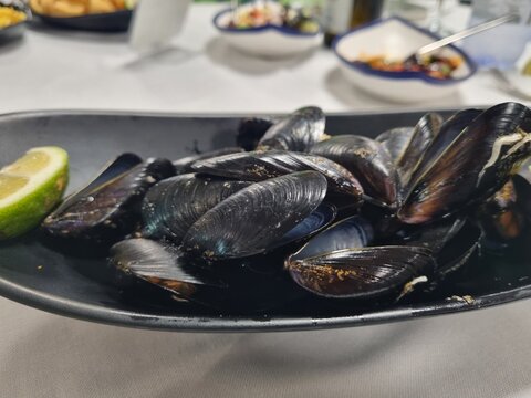 mussels with lemon