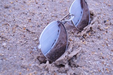 Playa a través de unas gafas de sol