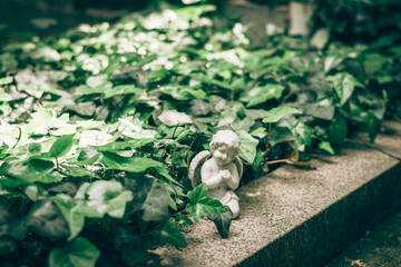 angel statue on the grave